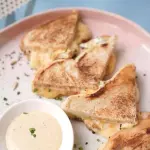 Sándwich de pavo y quesos