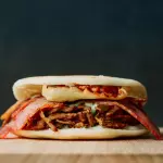Arepa Especial con Carne Mechada