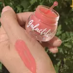 Gummy kiss