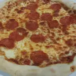Pizza de Peperony con Queso