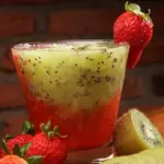 CAIPIRINHA FRUTAS MORANGO/KIWI