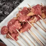 JALAPEÑO ENROLLADO DE CARNE 泡椒牛肉串
