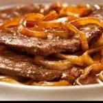 REFEIÇÃO BIFE DE PERNIL ACEBOLADO