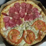 Meio a Meio: Portuguesa + Calabresa