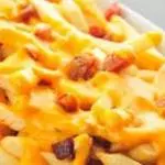 Batata frita com musssarela e bacon