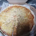 Pizza mussarela+refri 1 litro