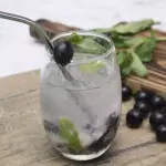 Caipirinha de jabuticaba