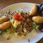 Bolinhos de Bacalhau e Rissóis