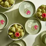 Frambuesa con chocolate blanco y pistachos