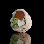 URAMAKI FILADELFIA COM PEPINO 8 PEÇA