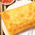 PASTEL FRITO NA HORA