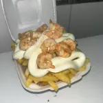BATATA CREAM CHESSE E CAMARÃO