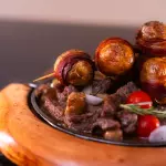 Picanha Trinchada com Batata Rústica
