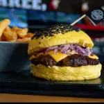 Burger Chesse con papas fritas