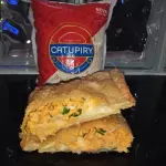Pastel de Frango com Catupiry