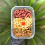 Carne de panela desfiada ao sugo
