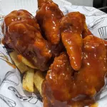 Alitas orden personal con papas