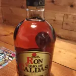Botella Ron V. Caldas