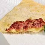 Pastel de Carne Seca com Queijo