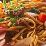 Tallarín saltado