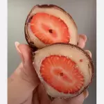 BOMBOM DE MORANGO
