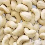Castanha cajú inteira crua
