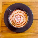 Capuchino frutos rojos