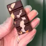 CHOCOLATE 70% COM MIX  DE CASTANHAS