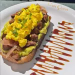 Tostada Lomito Picles
