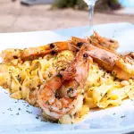 Fettuccine con Camarones