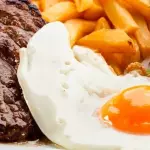 BIFE COM OVO