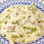 Macarrão integral e molho parisiense