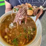 Consome de borrego con carne