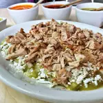 2 Huaraches con Carnitas