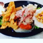 Ceviche con  Chicharrón de pescado