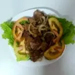3  BIFES DE HAMBURGUER COM CEBOLA E