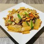 SALTEADO DE BAMBU CON PANCETA 笋片炒腩肉