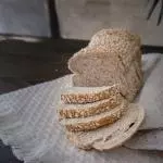 Pan integral tajado de avena