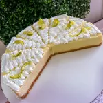 Fatia de torta de lima