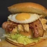 FRANGO EGG BACON SALADA