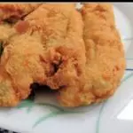 FILÉ DE PEIXE À MILANESA