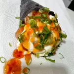 Temaki salmão cru c/molho de pimenta