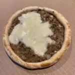 Carne com mussarela
