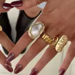 Anillo perla irregular regulable