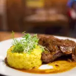 POLLO AL VINO ROSSO