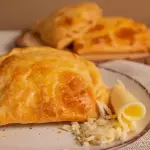 EMPANADA TRES QUESO