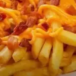 Batata Frita c/ Cheddar e Bacon