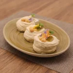 hummus with basil حمص بالحبق