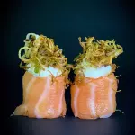 Jōe de salmão e alho poró crispys