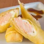 4 peças de harumaki de Salmão